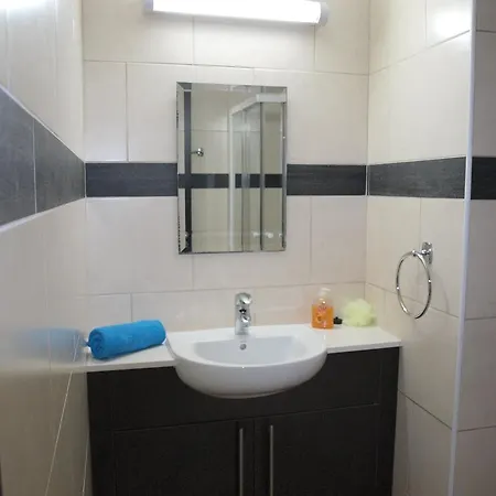 Amphithea B105 Daire *